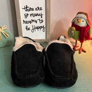 UGG Black Slippers with White Fur Lining SZ 9 Mens box 169